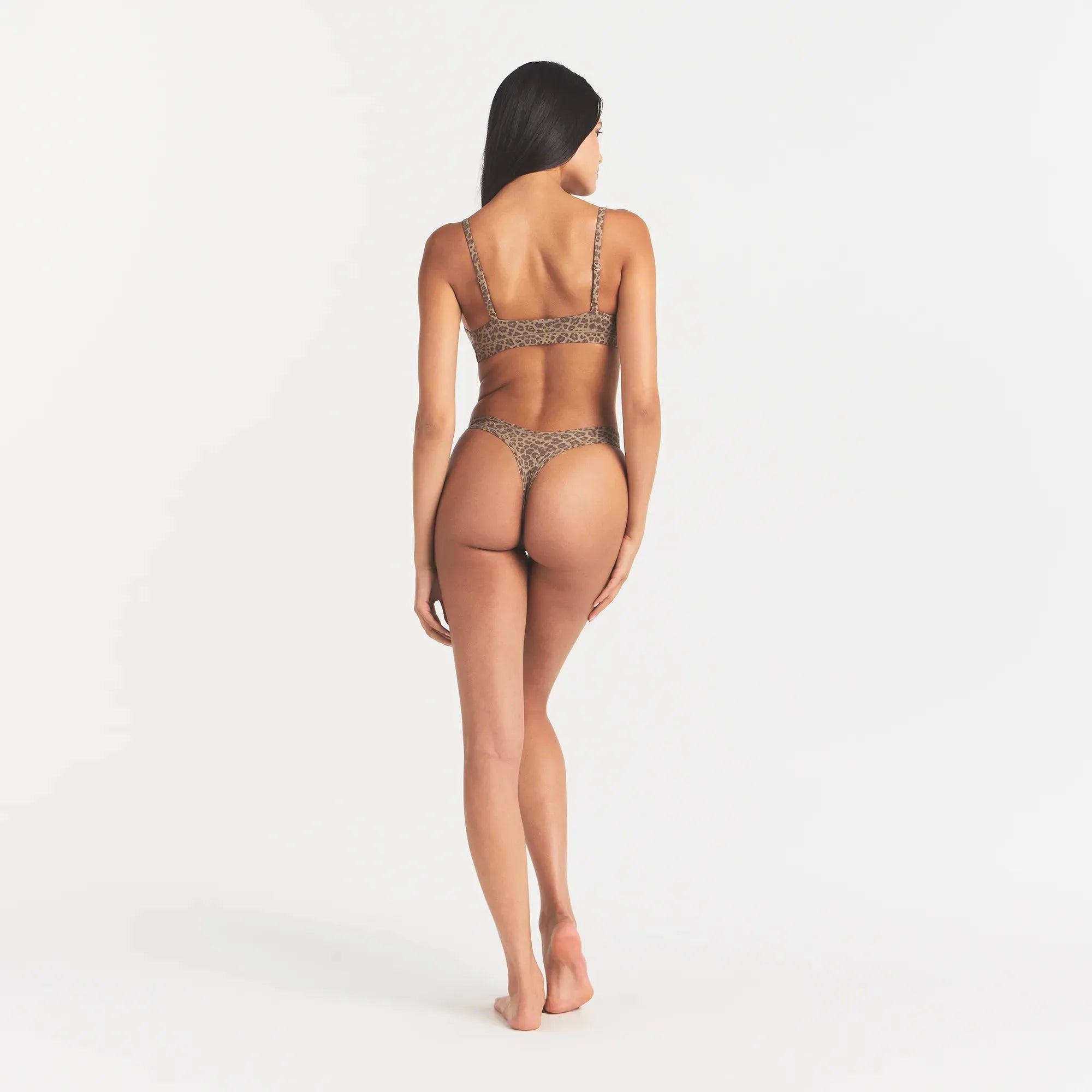 Fits everybody triangle bralette-SKIMS-Verso