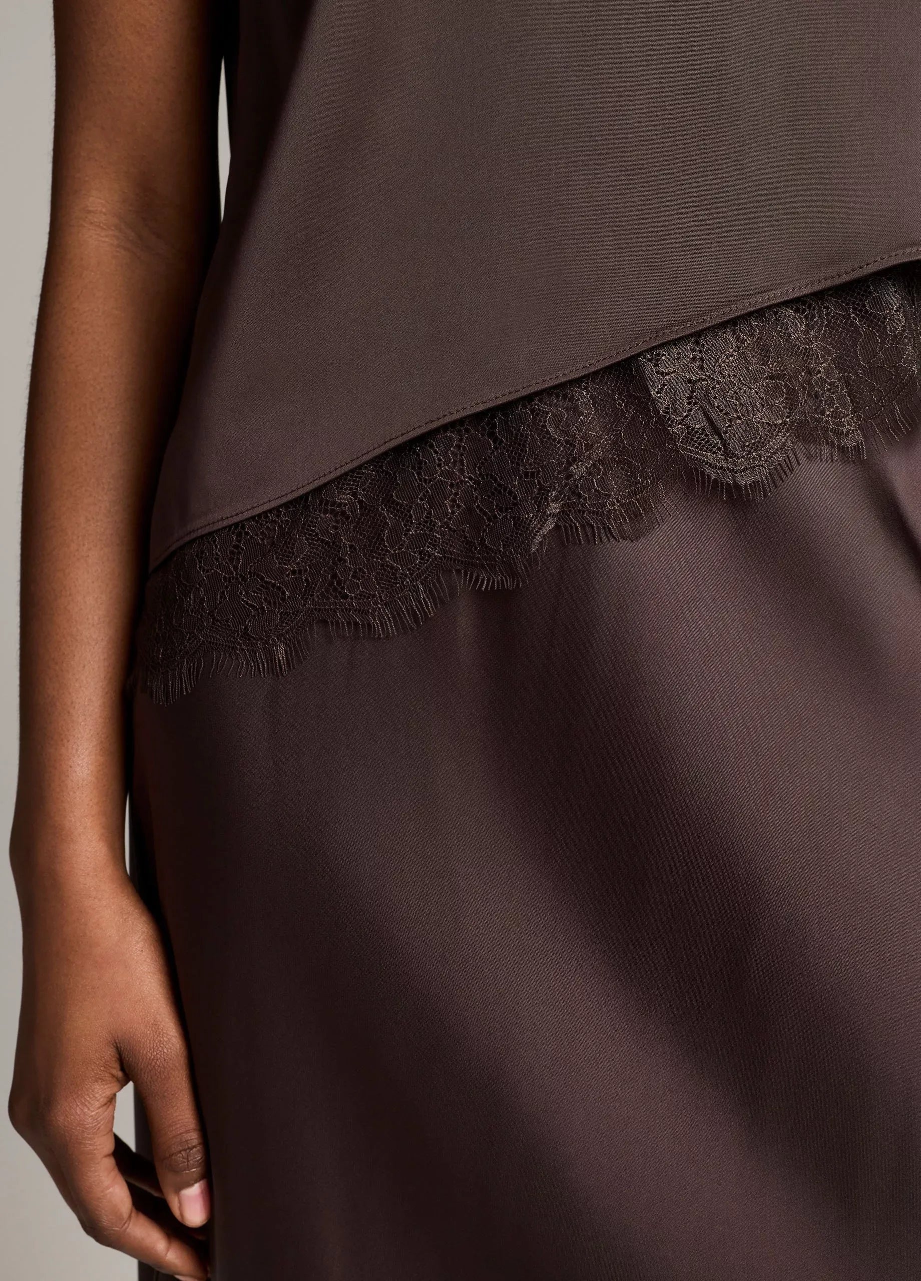Lace-trim satin asymmetric shell-VINCE-Verso