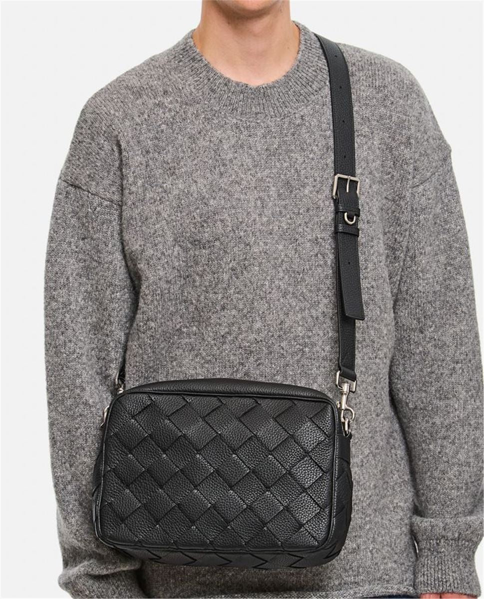 MEDIUM INTRECCIATO CAMERA BAG BOTTEGA VENETA