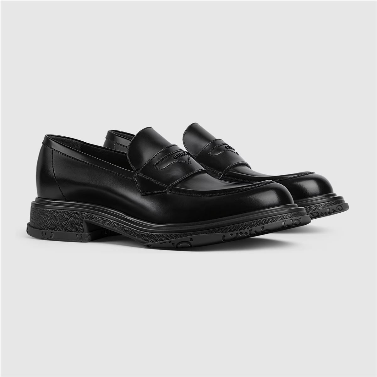 Men's loafer with tonal logo-GUCCI-Verso