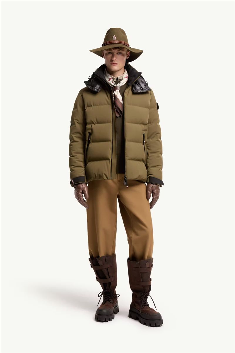 Made for protection and easy movement, the men's montgetech jacket blends wind‑ and water‑repellent protection with 4‑way stretch comfort.-MONCLER-Verso