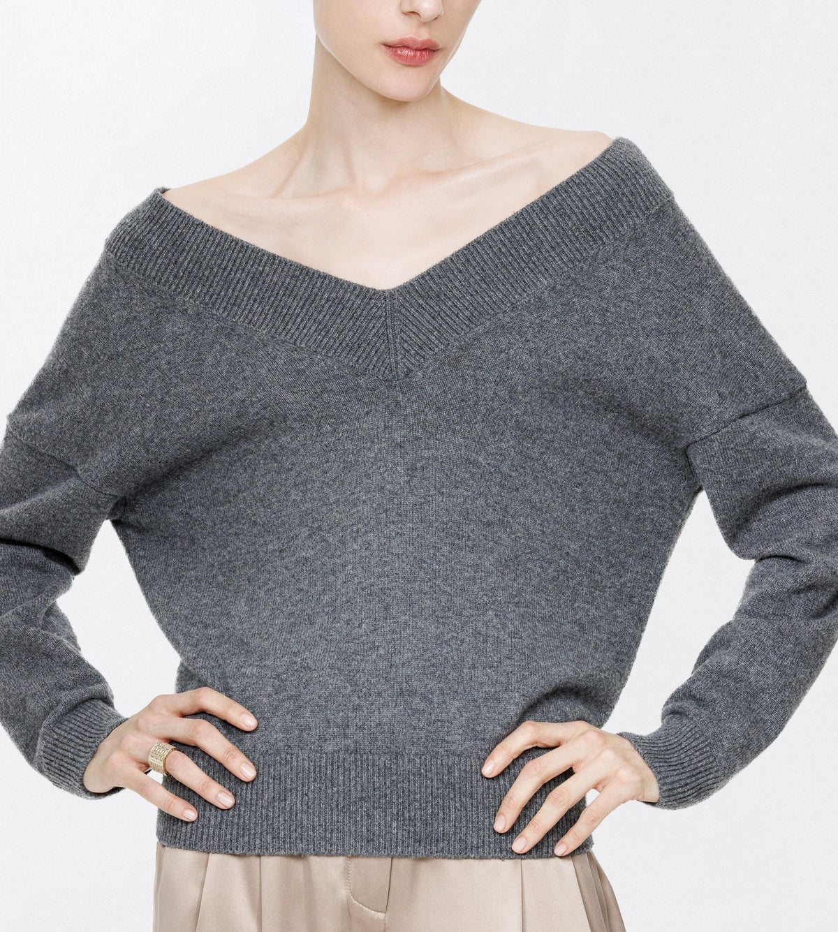 Off-shoulder v-neck sweater-TOM FORD-Verso