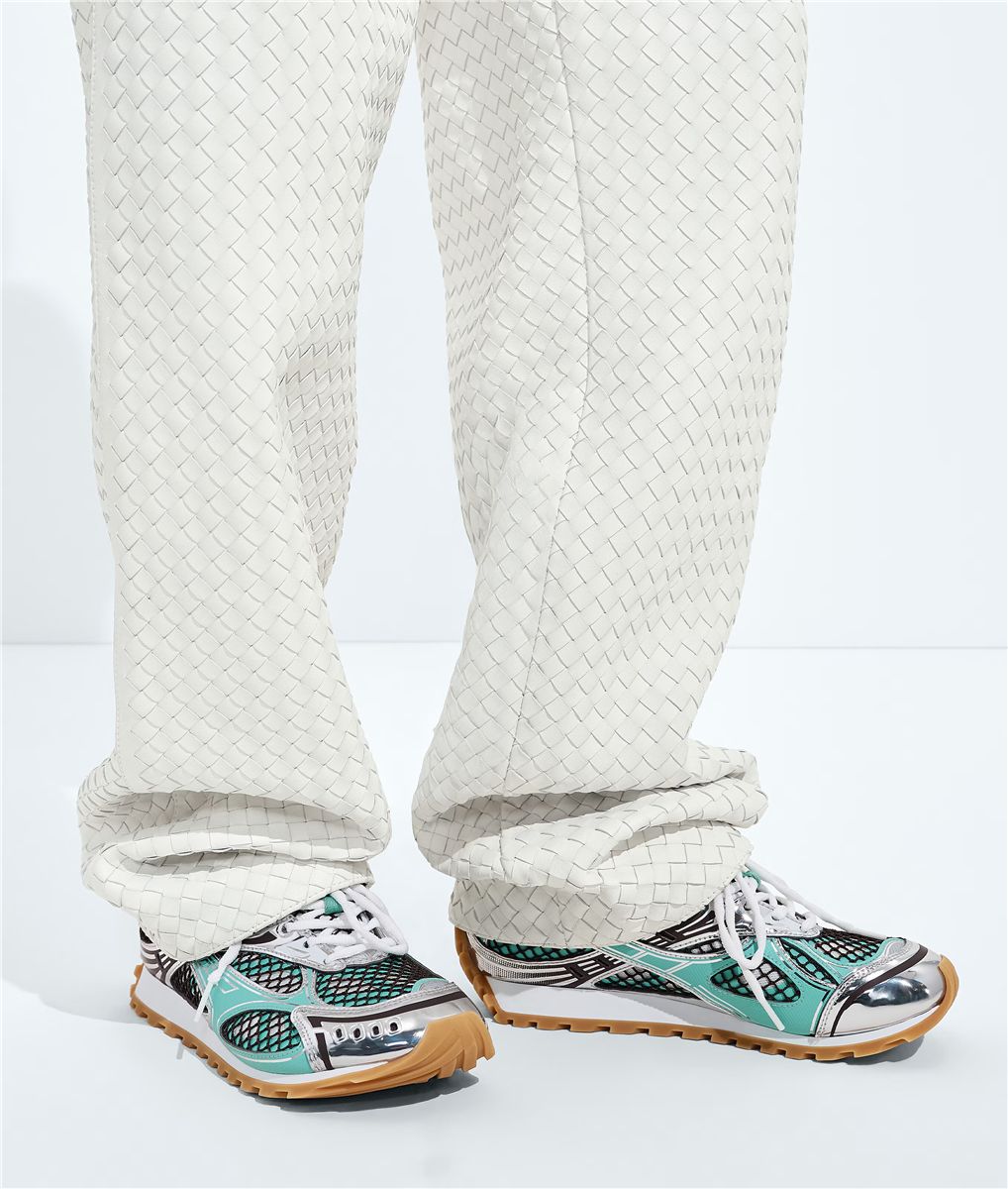 Orbit sneaker