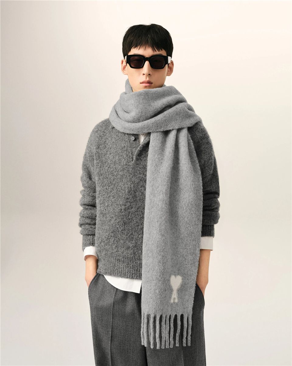 Oversize scarf in alpaca and pure wool.