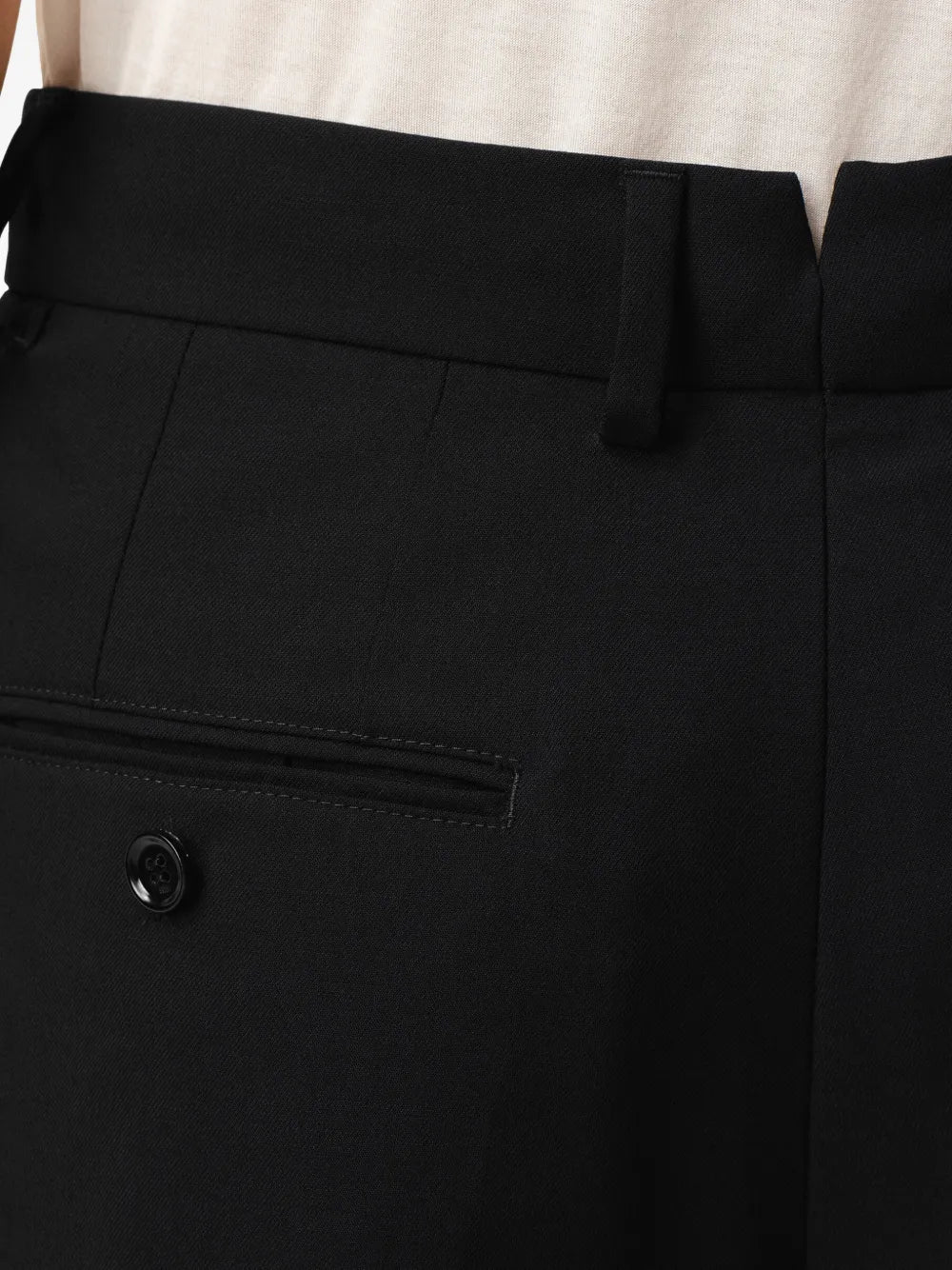 Paris pleated wide bermuda shorts-AMI-Verso