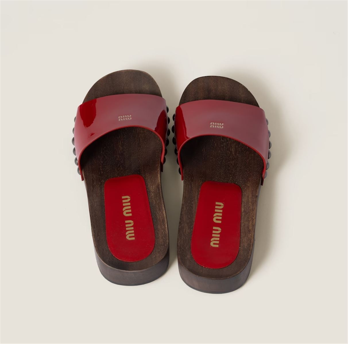PATENT LEATHER CLOGS - MIU MIU - Verso
