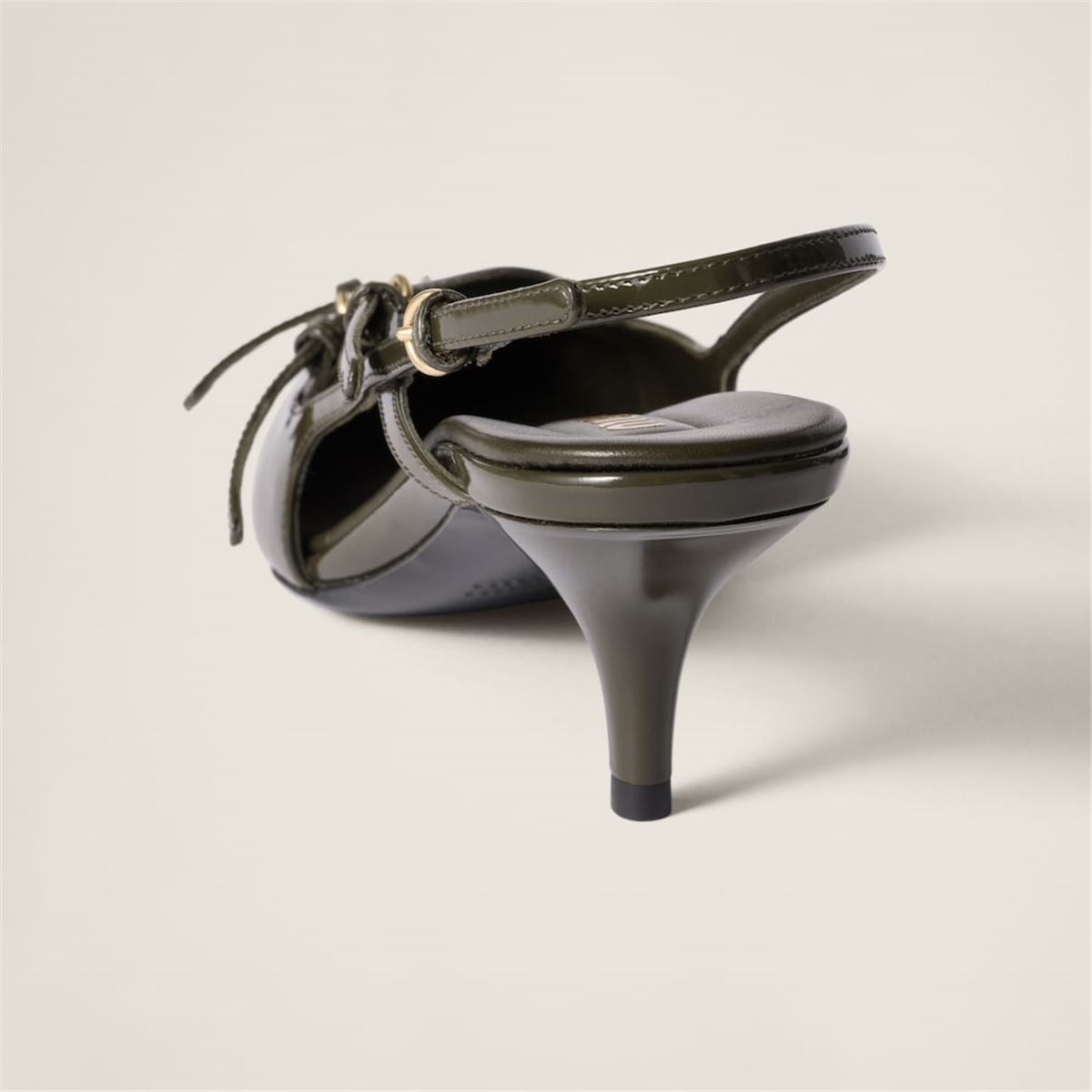 PATENT LEATHER SLINGBACKS WITH BUCKLES -  MIU MIU -  Verso