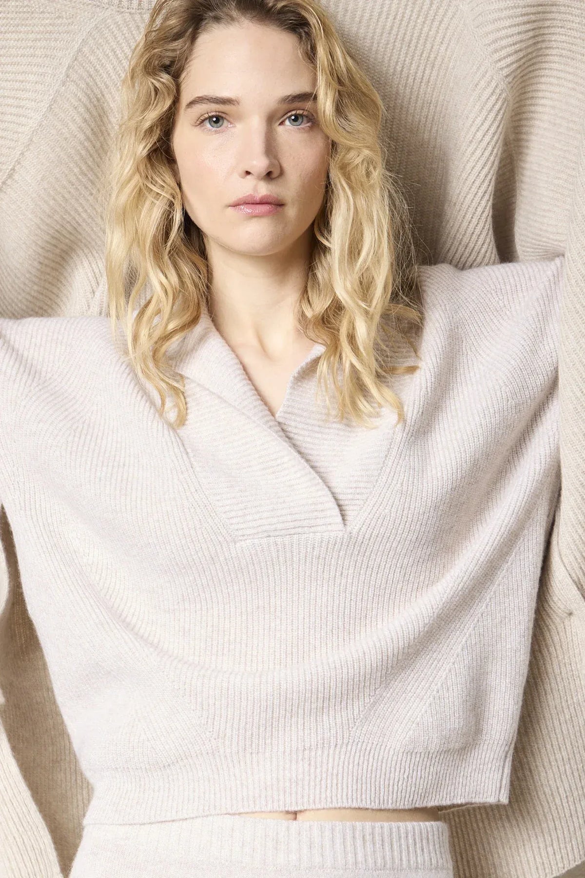 Pearl greay cable pure cashmere sweater with shawl collar-DEXTERIOR-Verso