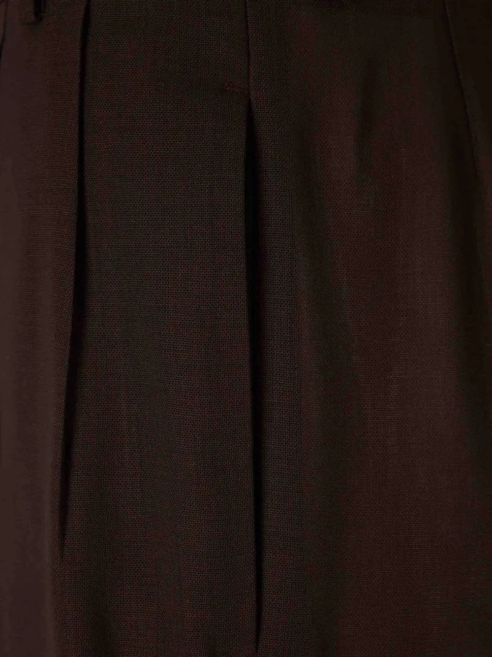 Pleated straight-leg trousers