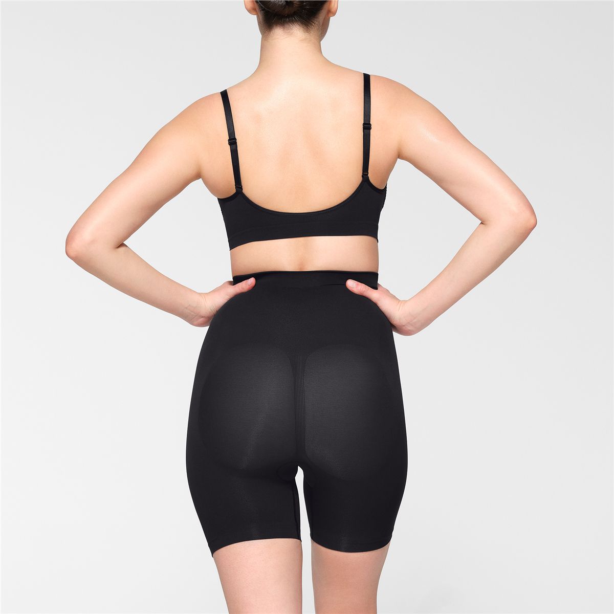 Seamless Sculpt Mid Thigh Short-SKIMS-Verso