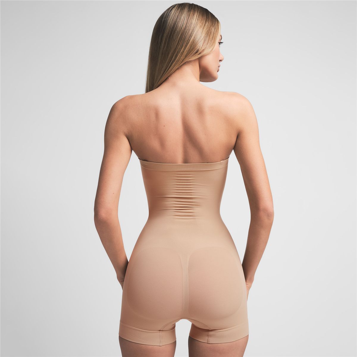 Seamless Sculpt Strapless Shortie Bodysuit-SKIMS-Verso