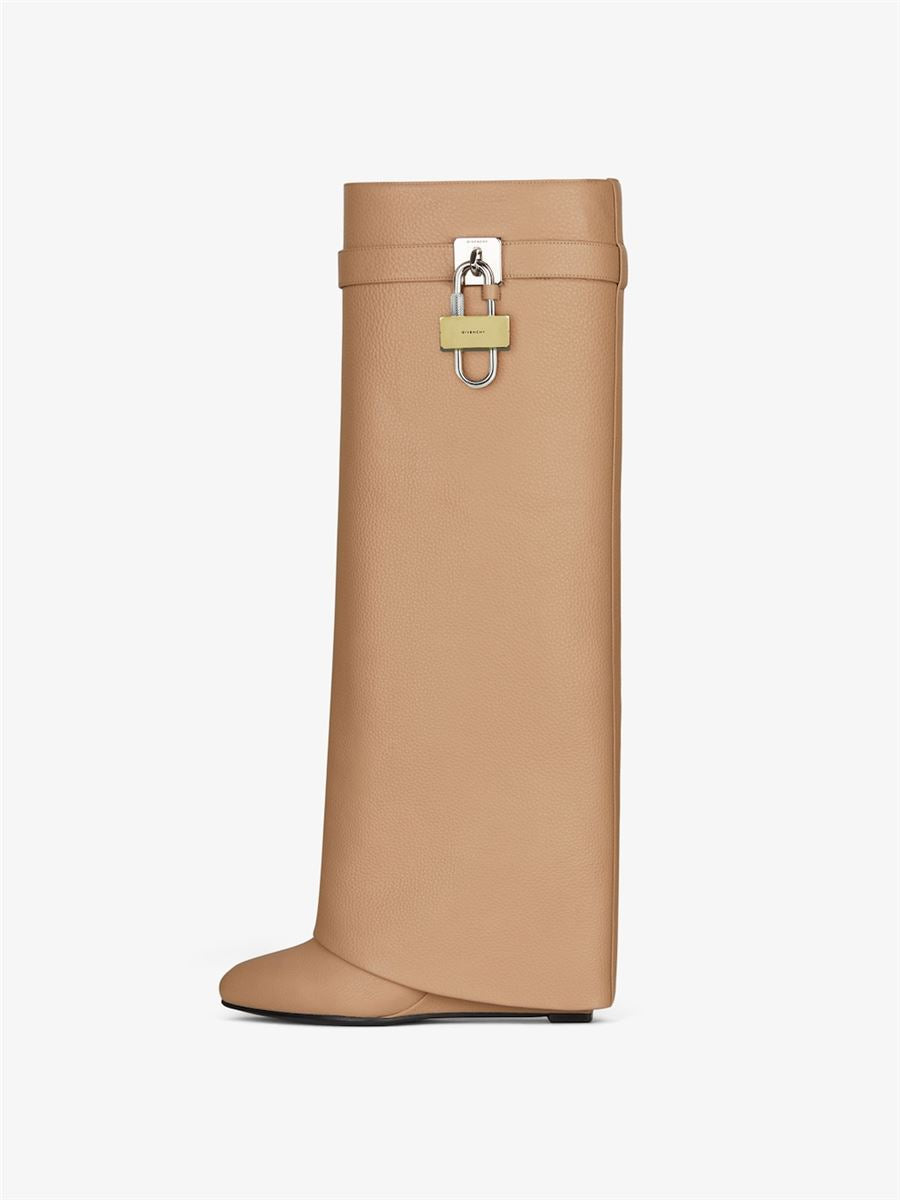 SHARK LOCK BOOTS IN GRAINED LEATHER -  GIVENCHY -  Verso