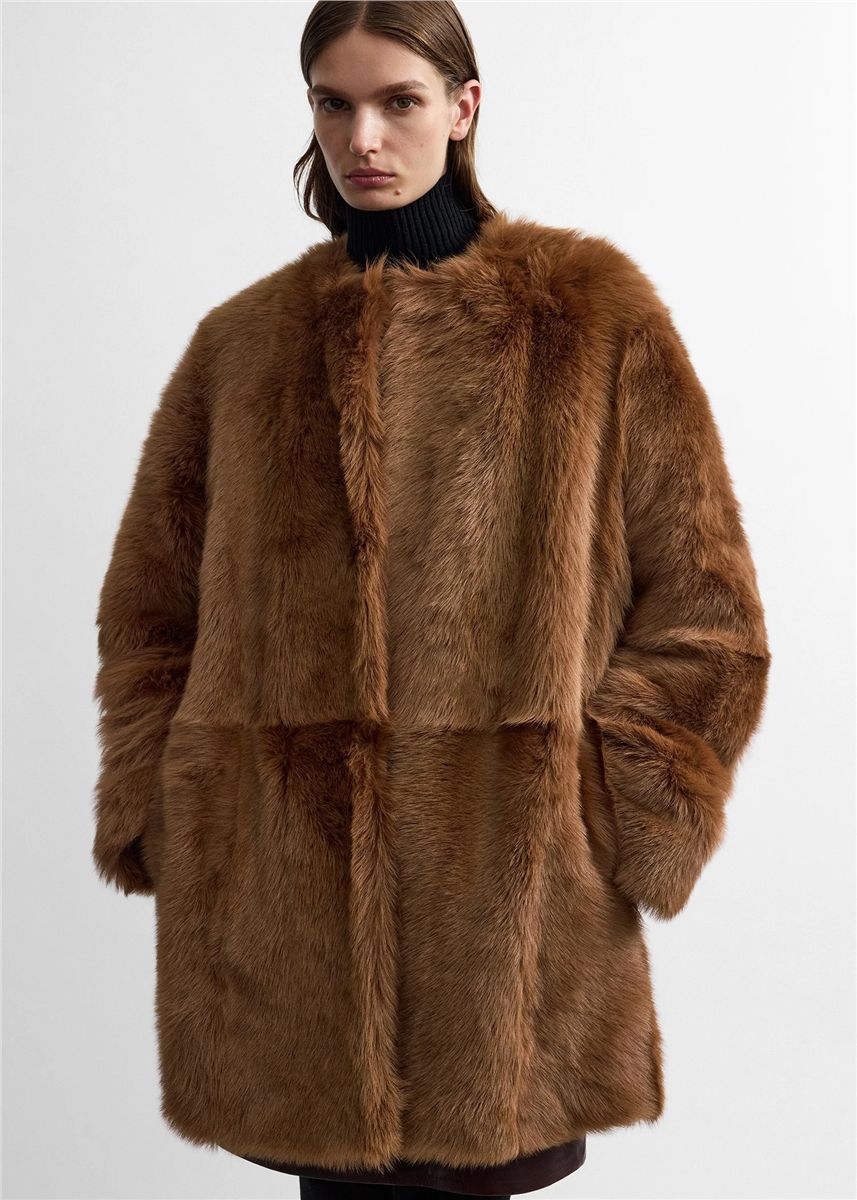 Short Silky Shearling Coat-TOTEME-Verso