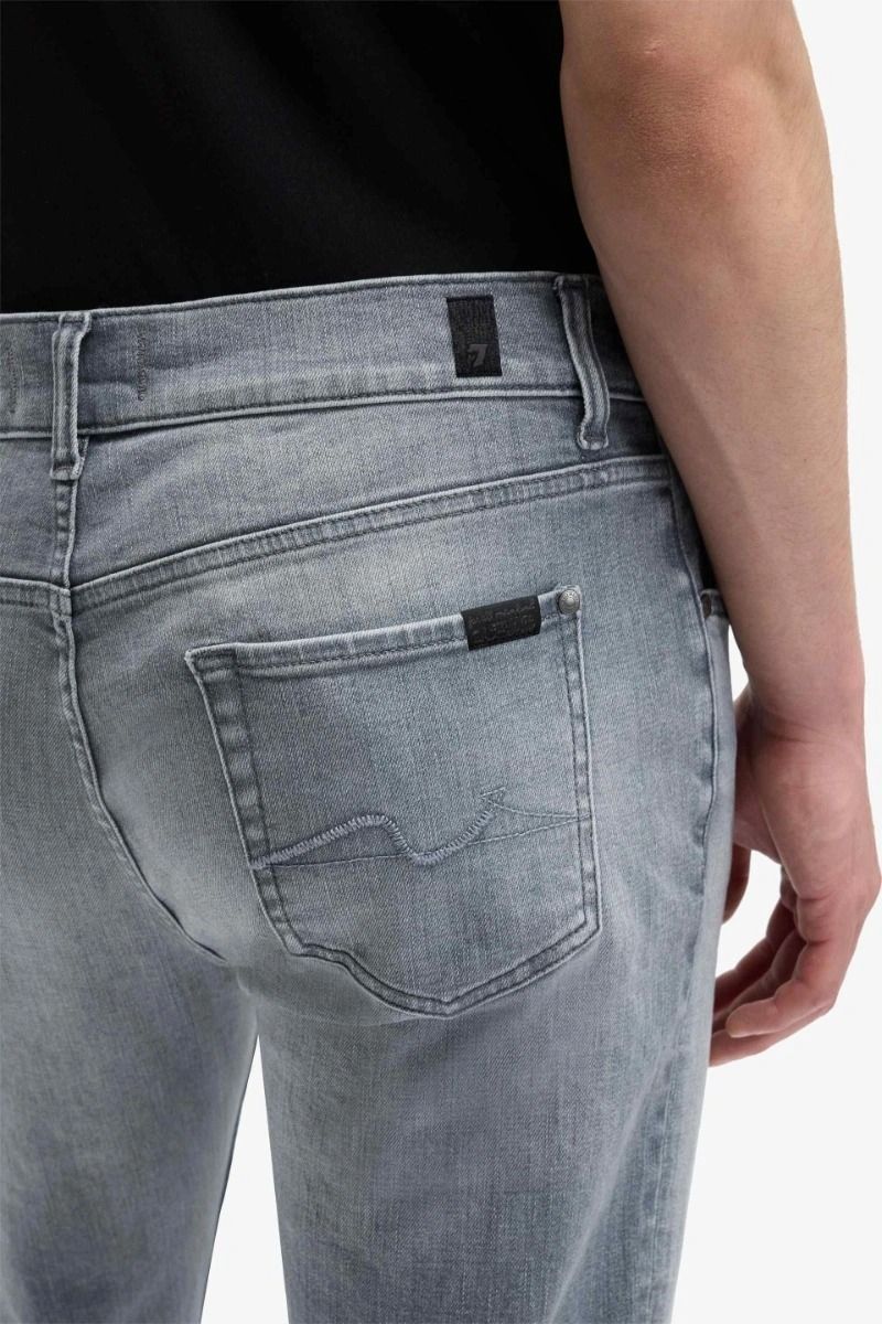 Slimmy tapered in luxe performance-7FAM-Verso