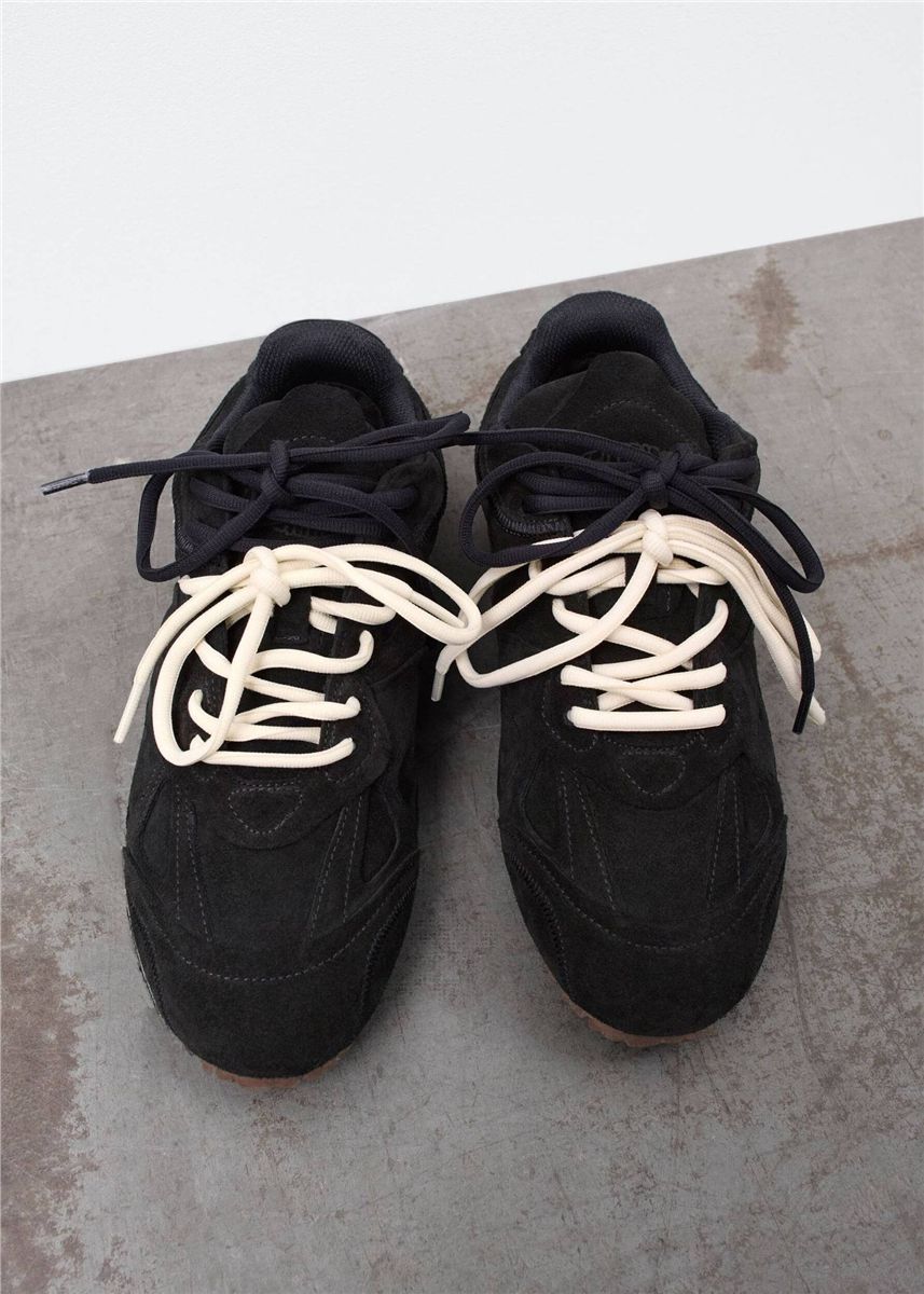 Slow runner-AXEL ARIGATO-Verso