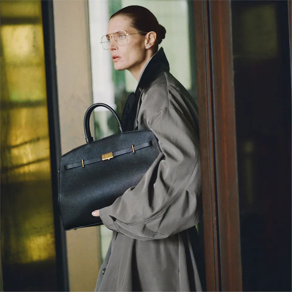 The hudson-DEMELLIER LONDON-Verso