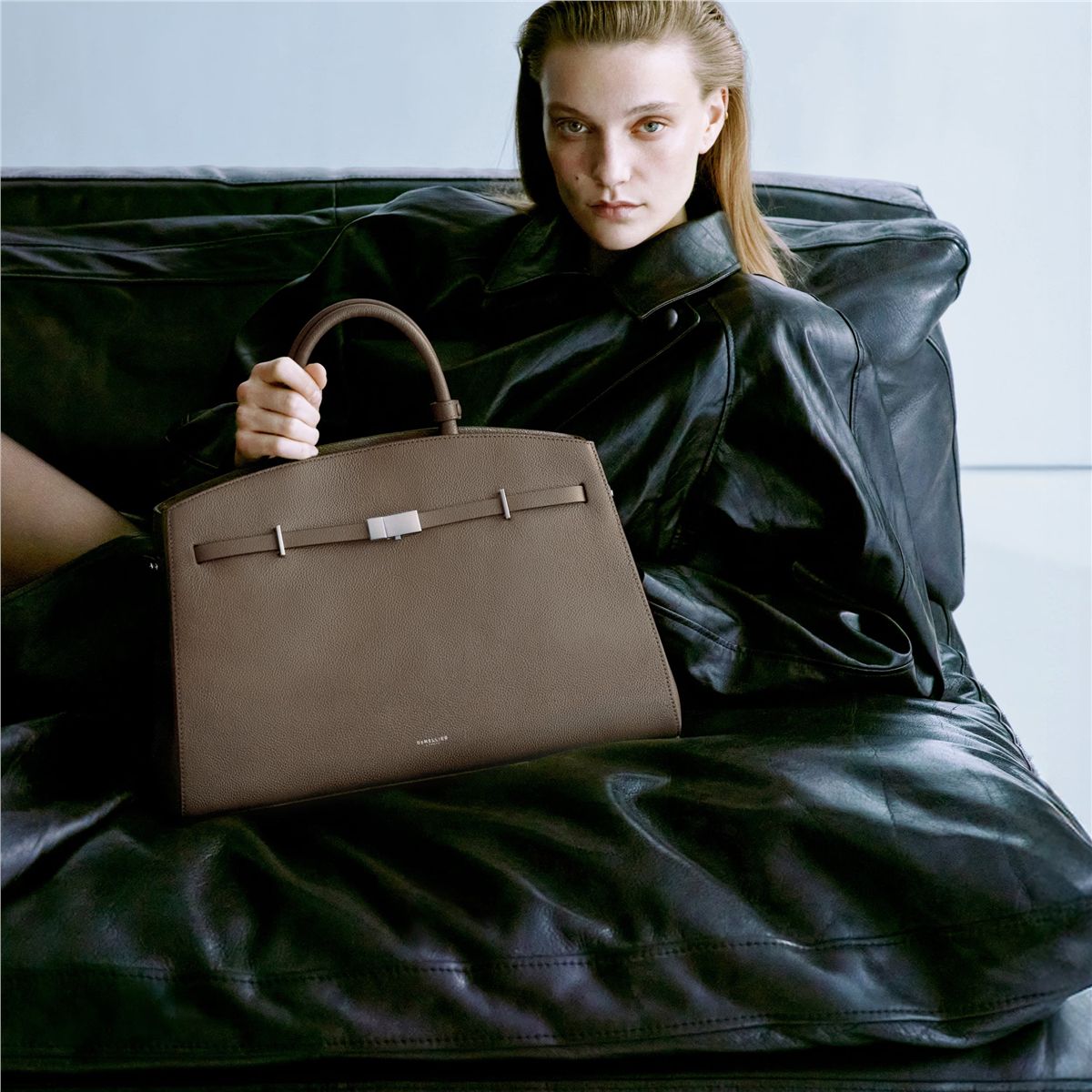 The hudson-DEMELLIER LONDON-Verso