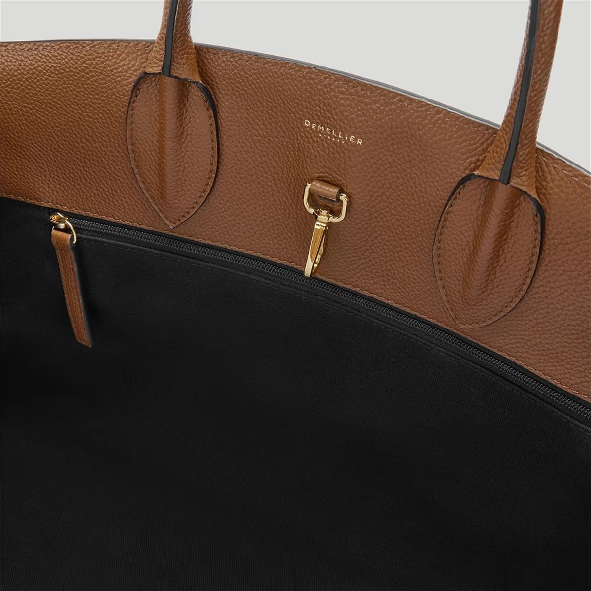 The hudson-DEMELLIER LONDON-Verso