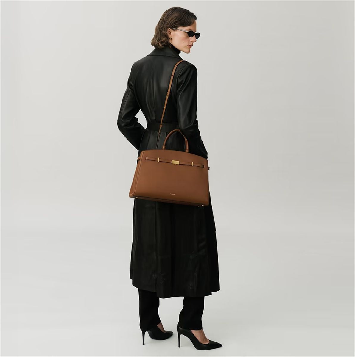 The hudson-DEMELLIER LONDON-Verso
