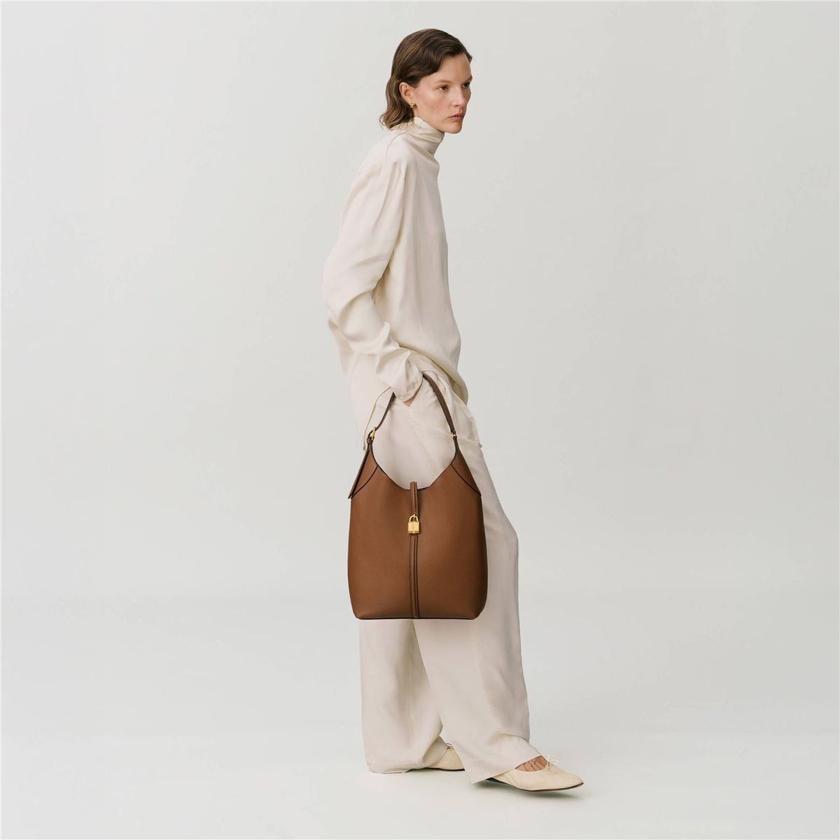 The Large Siena Bucket-DEMELLIER LONDON-Verso