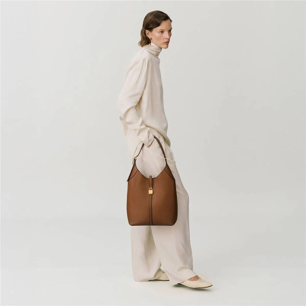 The Large Siena Bucket-DEMELLIER LONDON-Verso