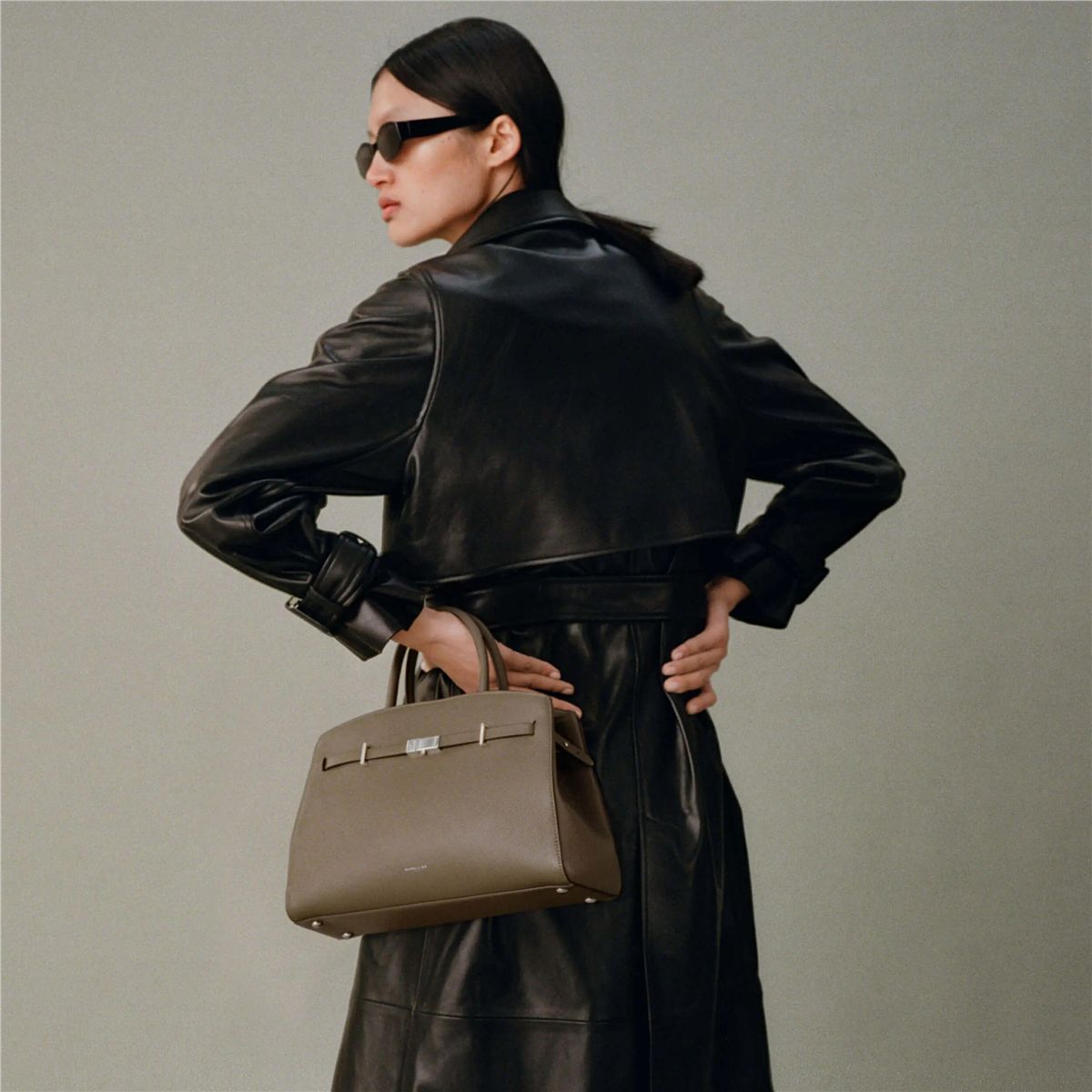 The midi hudson-DEMELLIER LONDON-Verso