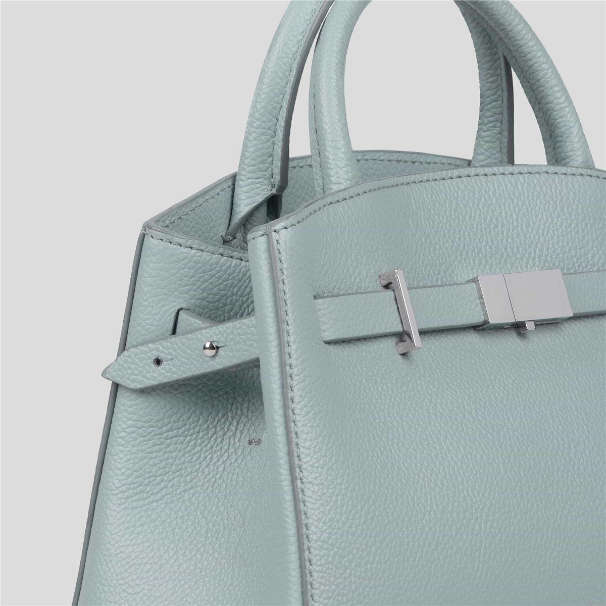 The small hudson-DEMELLIER LONDON-Verso