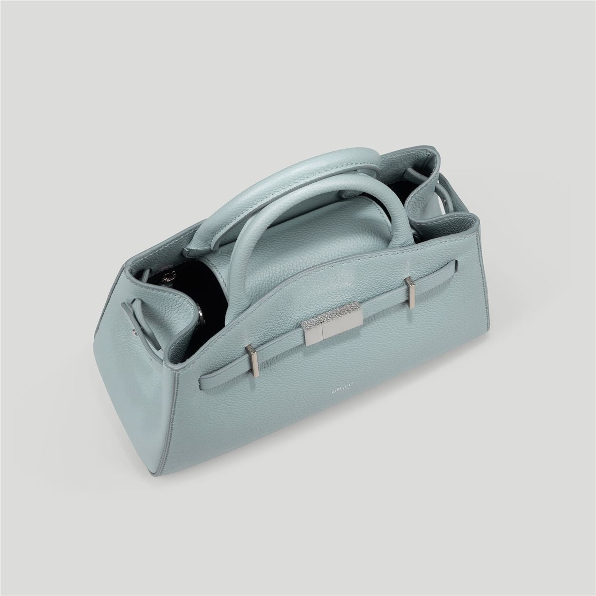 The small hudson-DEMELLIER LONDON-Verso