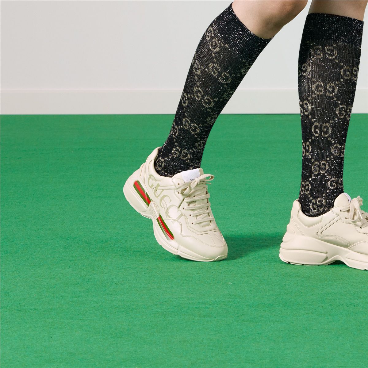 Women's rhyton trainer with gucci logo-GUCCI-Verso