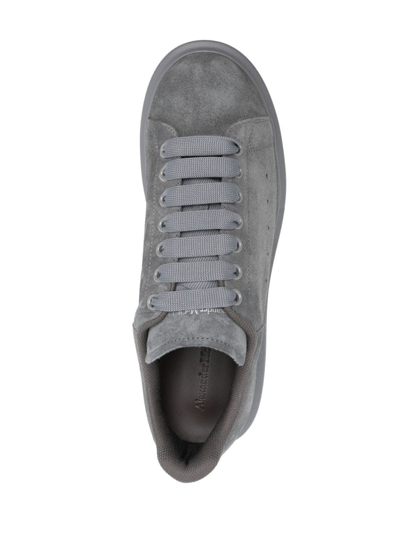 OVERSIZED LOW-TOP SNEAKERS