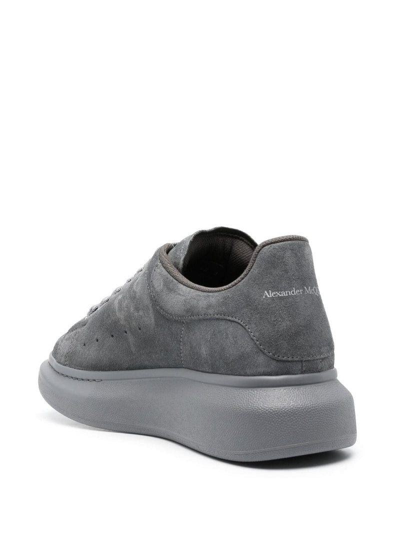 OVERSIZED LOW-TOP SNEAKERS
