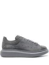 OVERSIZED LOW-TOP SNEAKERS