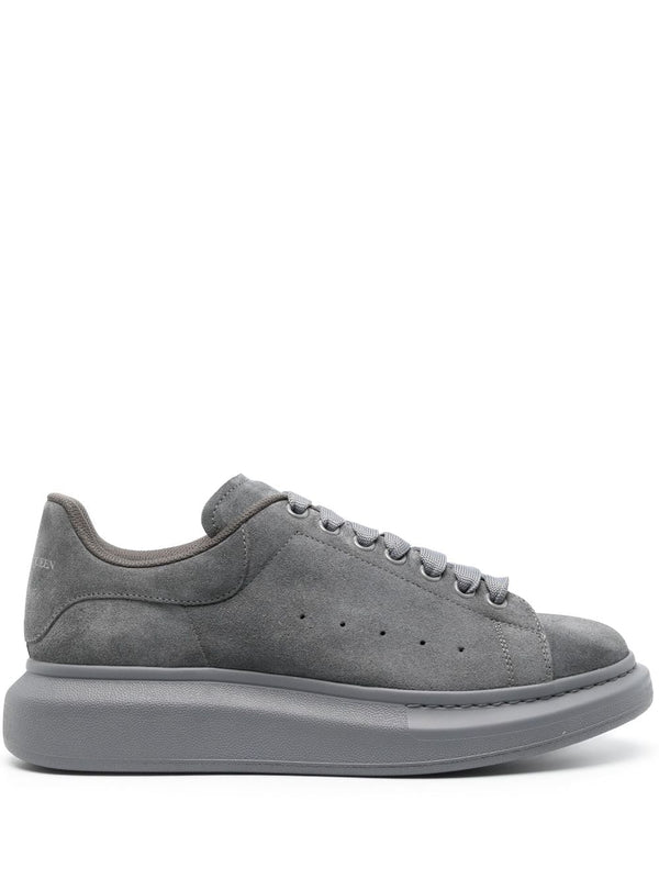 OVERSIZED LOW-TOP SNEAKERS