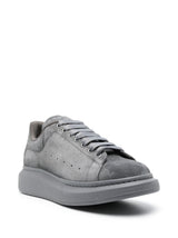 OVERSIZED LOW-TOP SNEAKERS