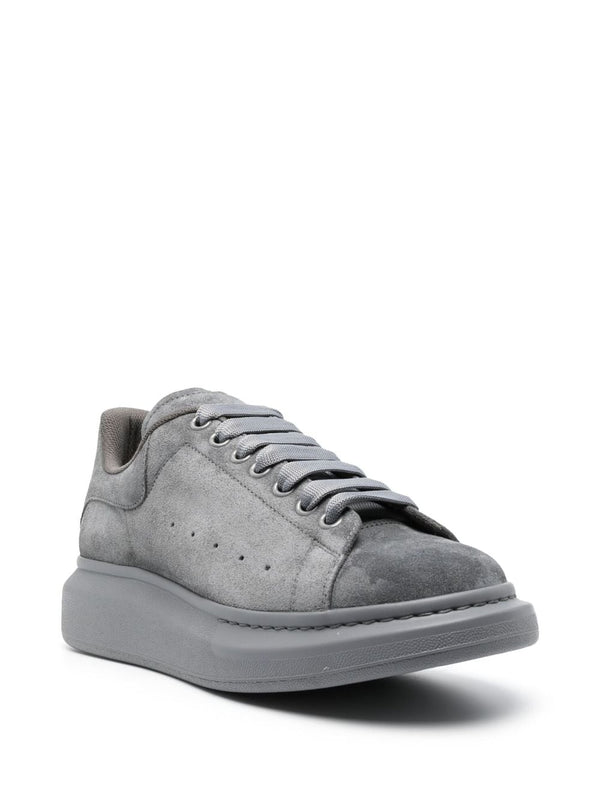OVERSIZED LOW-TOP SNEAKERS