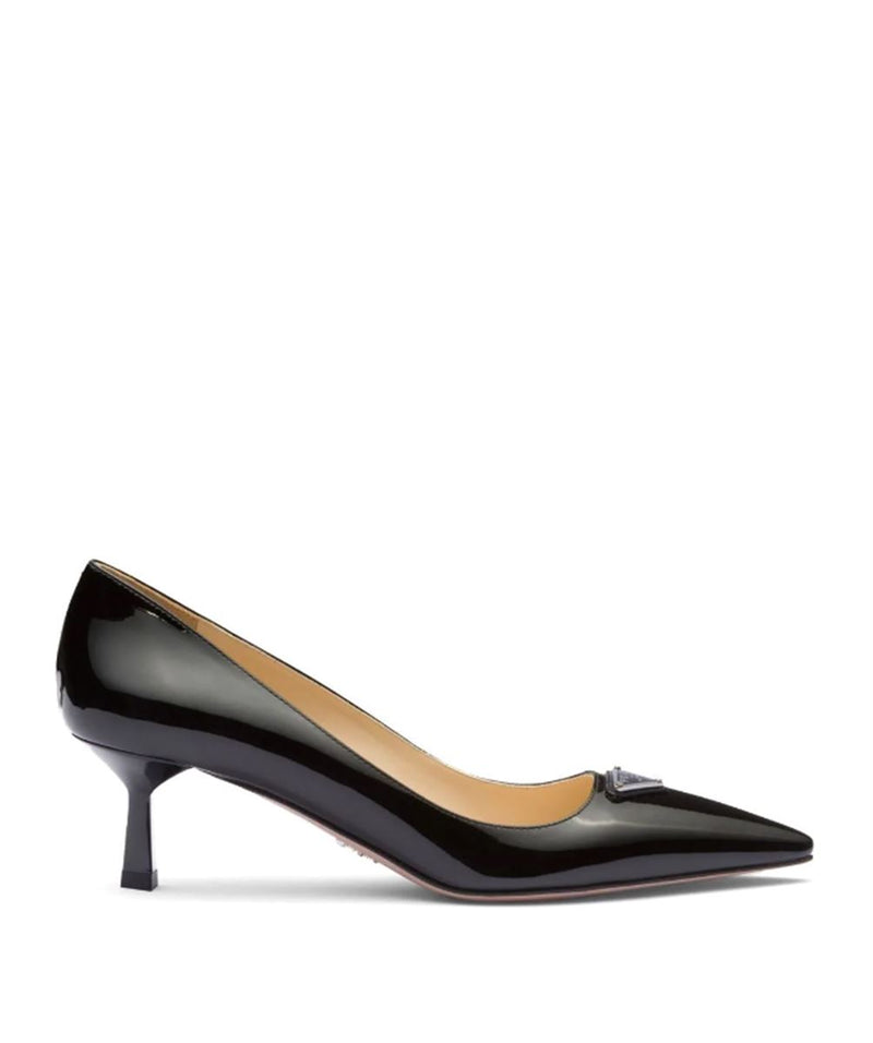 LOGO-PLAQUE PATENT LEATHER PUMPS