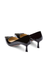 LOGO-PLAQUE PATENT LEATHER PUMPS